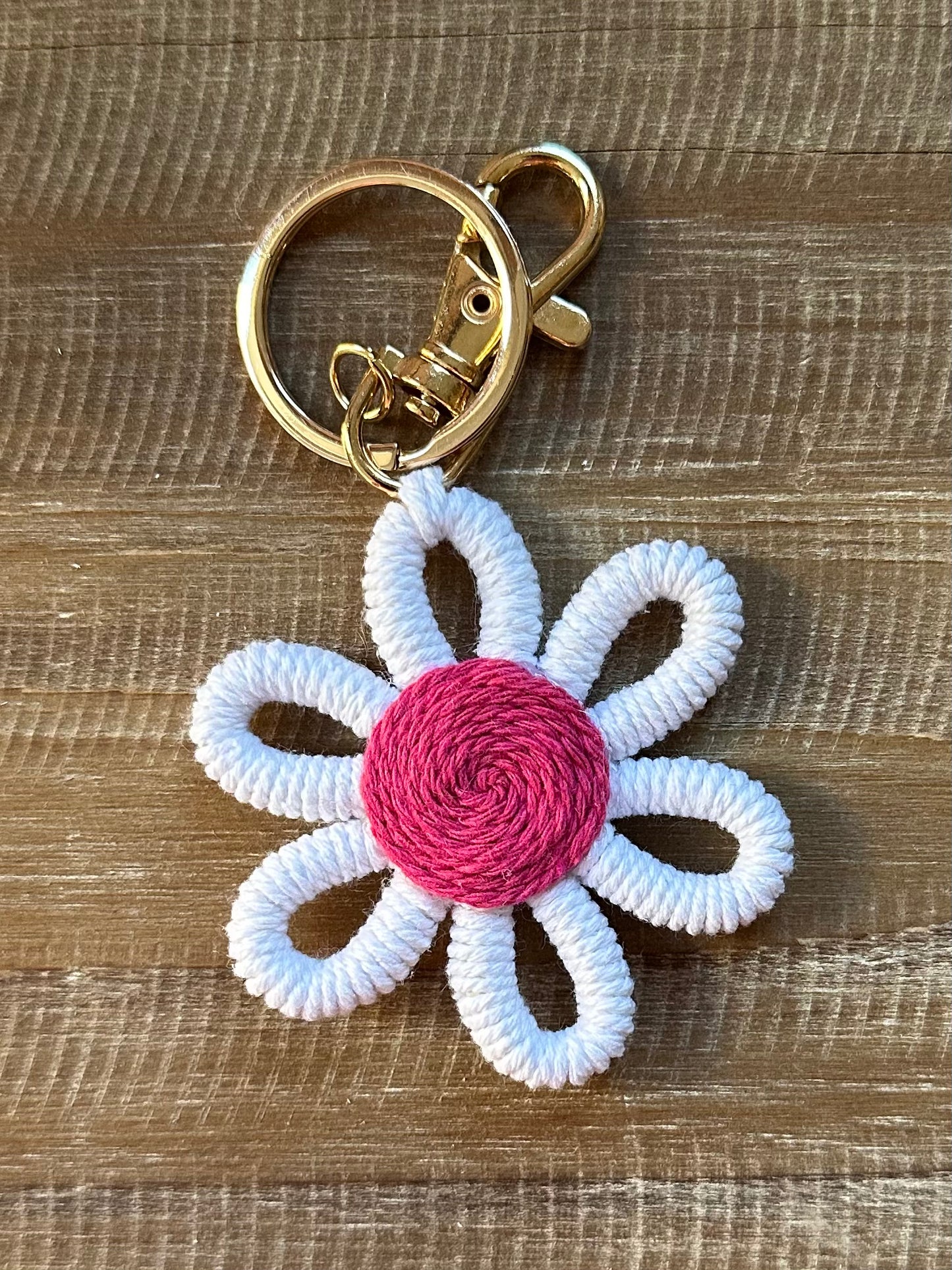 Daisy keychain