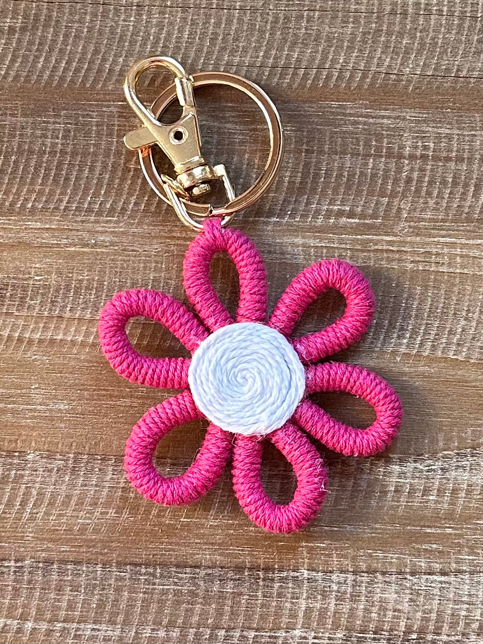 Daisy keychain